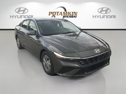 New 2026 Hyundai Elantra SE