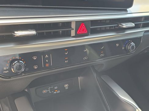 New 2026 Kia Sorento LX FWD image 24