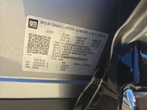 Used 2025 Chevrolet Equinox EV LT image 23