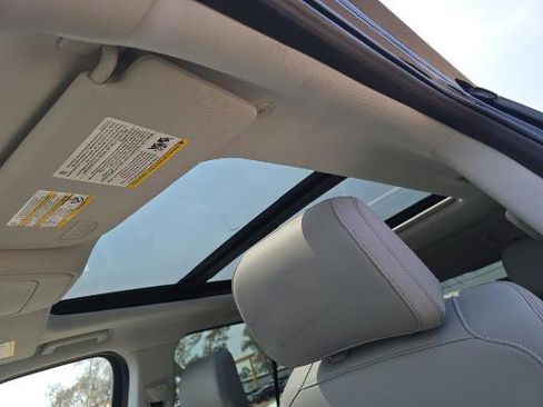 Used 2025 Ford Expedition Active image 15