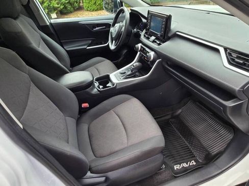 Used 2020 Toyota RAV4 XLE w/ Convenience Package AWD/4WD image 13