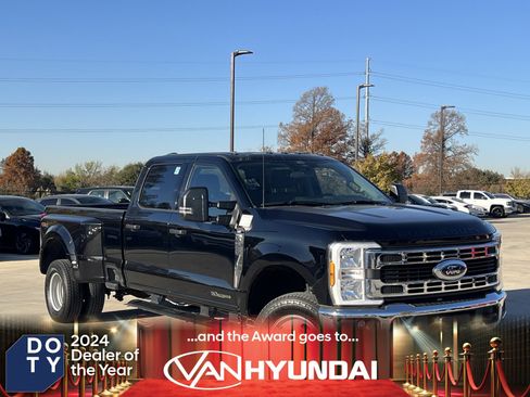 Used 2024 Ford F350 XLT image 1