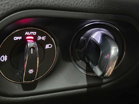 Used 2024 Porsche Macan image 38