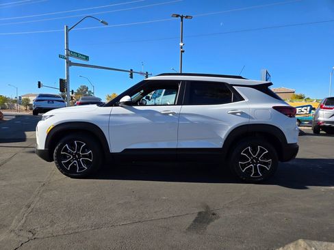 Used 2023 Chevrolet TrailBlazer ACTIV w/ Convenience Package image 3