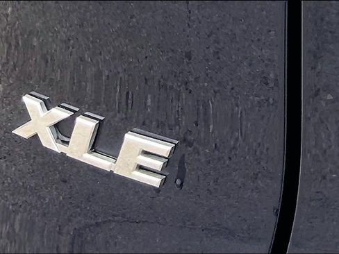 Used 2025 Toyota RAV4 XLE FWD image 59