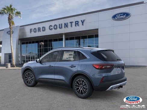 New 2025 Ford Escape SE w/ Class II Trailer Tow Package image 4