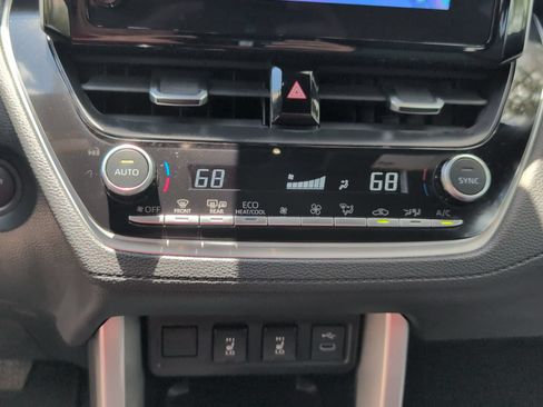 Used 2024 Toyota Corolla Cross AWD Hybrid w/ Convenience Package image 13