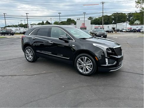 Certified 2025 Cadillac XT5 Premium Luxury AWD/4WD image 4