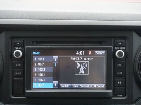 Used 2019 Toyota Tacoma SR AWD/4WD image 8