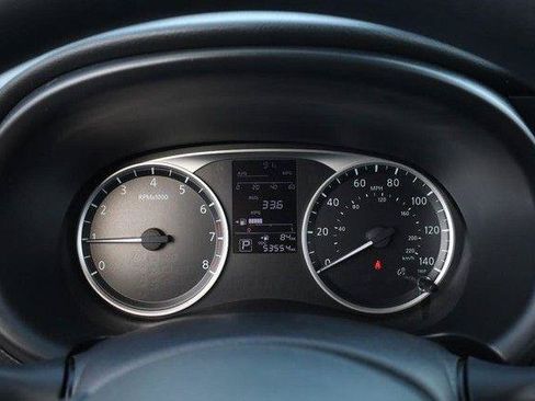Used 2022 Nissan Kicks S FWD image 10