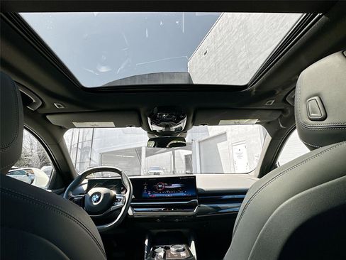 Certified 2024 BMW 530i xDrive w/ Convenience Package image 23