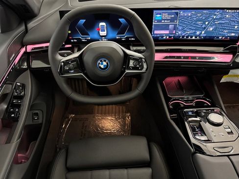 Used 2026 BMW i5 eDrive40 w/ Premium Package image 27