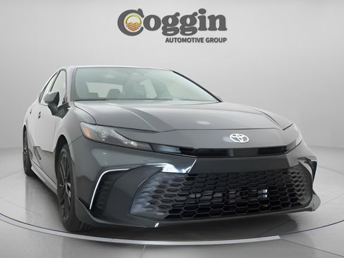 New 2026 Toyota Camry SE FWD image 28