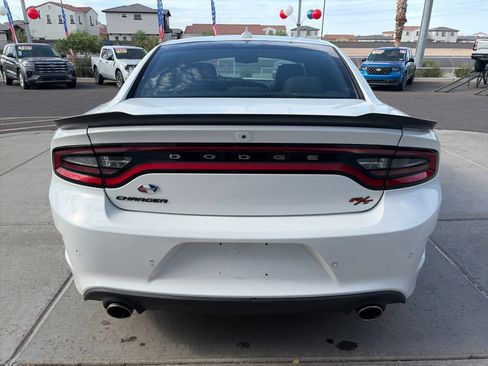 Used 2018 Dodge Charger R/T Scat Pack RWD image 4