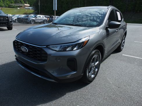Used 2025 Ford Escape ST-Line AWD/4WD image 7