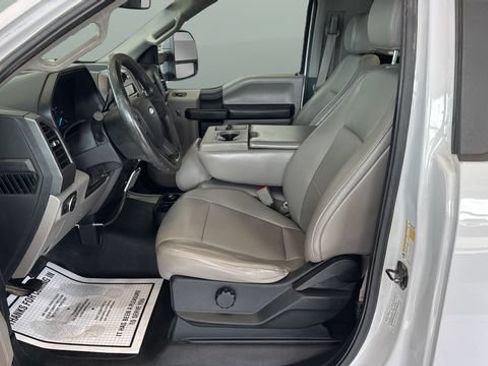 Used 2019 Ford F250 XL w/ Power Equipment Group RWD image 7