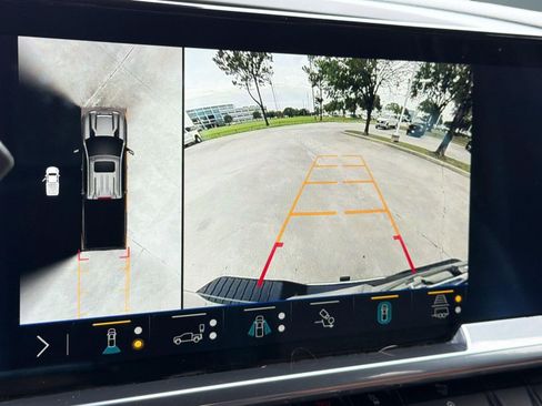 Certified 2024 Chevrolet Silverado 2500 High Country w/ Technology Package image 26