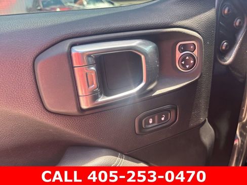 Used 2021 Jeep Wrangler Unlimited Sahara AWD/4WD image 8