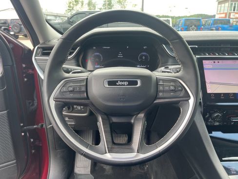 Used 2023 Jeep Grand Cherokee Limited AWD/4WD image 26