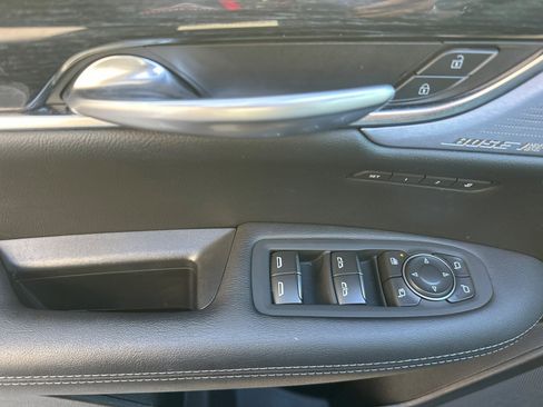 Used 2025 Cadillac XT5 Premium Luxury image 11