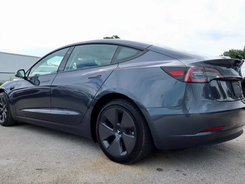 Used 2023 Tesla Model 3 Standard Range RWD image 4
