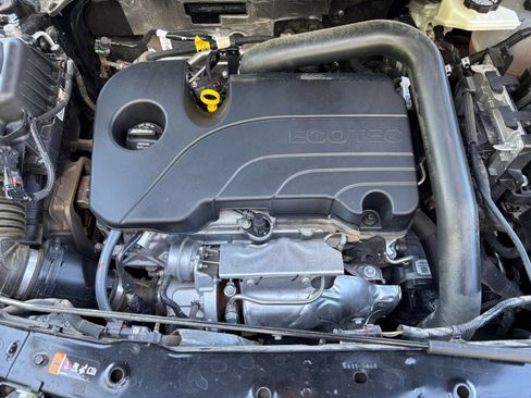 Used 2025 Chevrolet Equinox LT AWD/4WD image 33