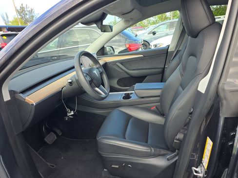 Used 2024 Tesla Model Y Long Range image 5