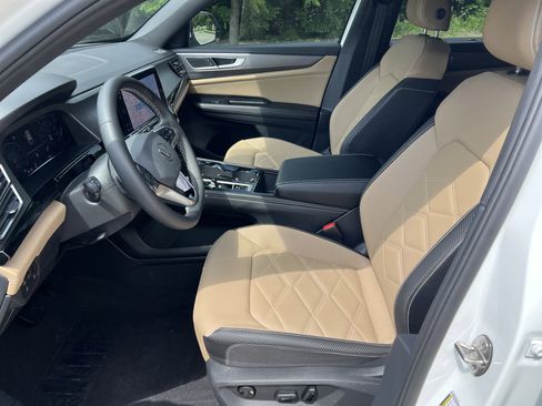 Certified 2024 Volkswagen Atlas Cross Sport SE w/ Black Wheel Package FWD image 15