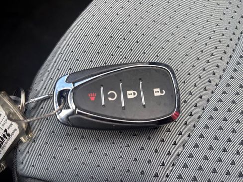 Used 2025 Chevrolet Trax LT FWD image 23