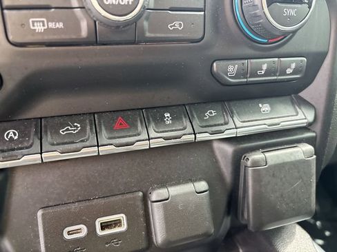 Used 2021 Chevrolet Silverado 1500 High Country AWD/4WD image 30