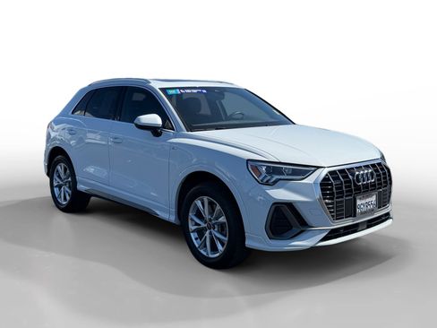 Used 2023 Audi Q3 2.0T Premium Plus w/ Premium Plus Package AWD/4WD image 7