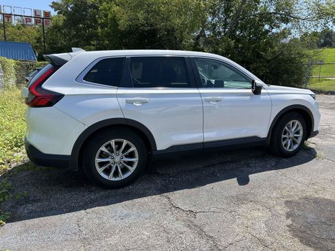 Used 2025 Honda CR-V EX image 2
