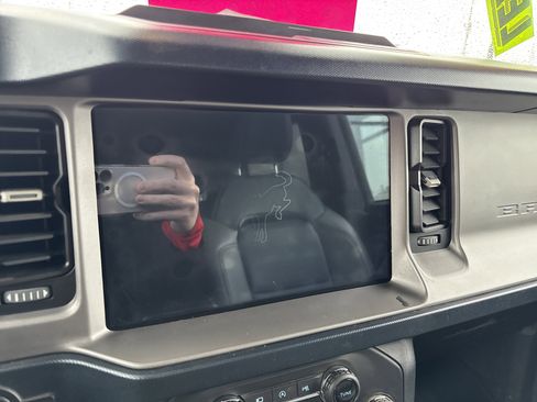 Used 2021 Ford Bronco Outer Banks image 16