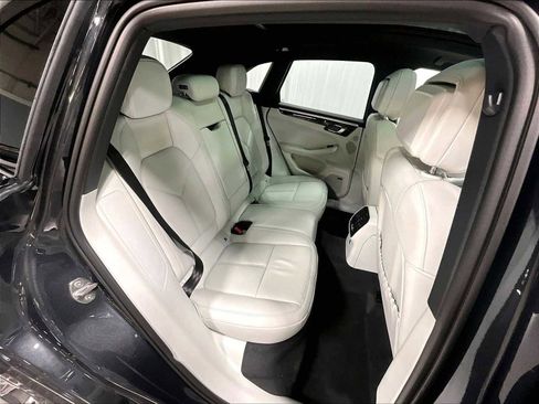 Used 2026 Porsche Macan S AWD/4WD image 32