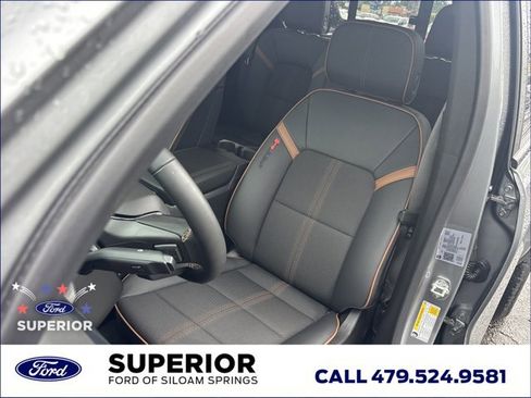 Used 2025 GMC Canyon AT4 w/ Nightfall Edition AWD/4WD image 19