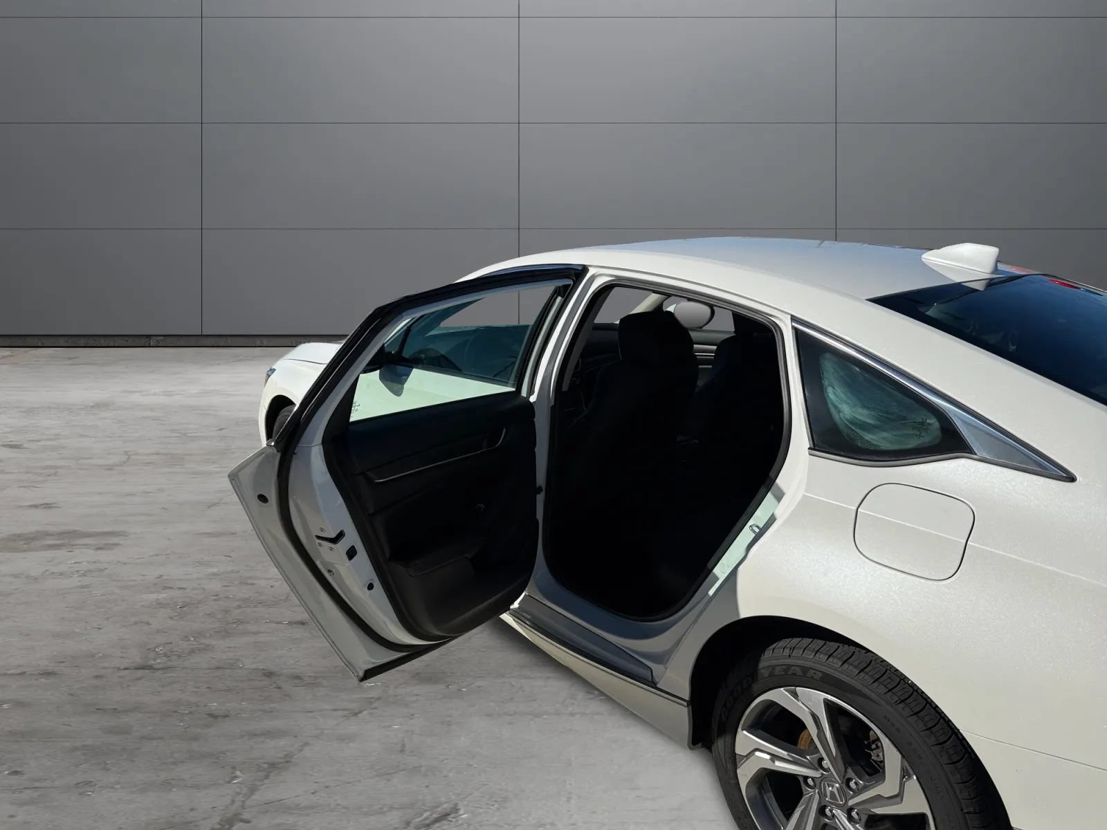 Used 2020 Honda Accord EX-L image 17
