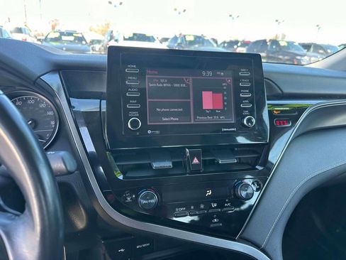 Used 2024 Toyota Camry SE image 27