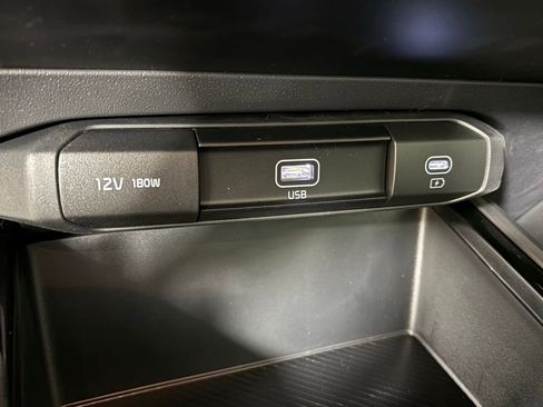 New 2026 Kia Niro LX image 28