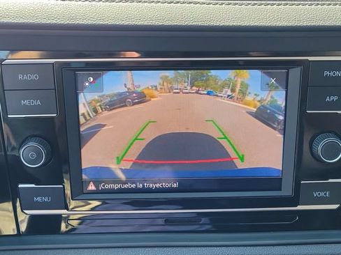 Certified 2024 Volkswagen Jetta SE w/ Panoramic Sunroof Package FWD image 24
