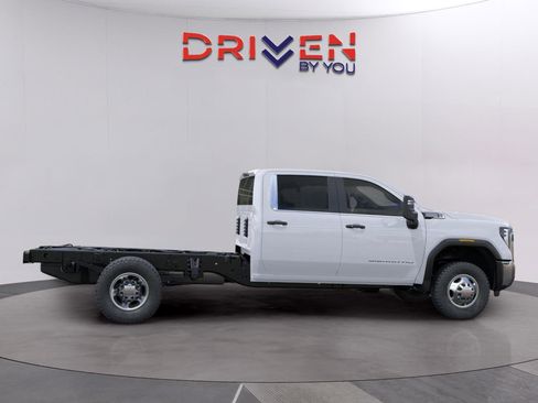 New 2026 GMC Sierra 3500 Pro w/ Convenience Package image 6