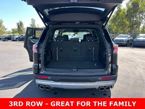 Certified 2025 GMC Acadia Elevation FWD image 17