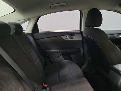 Used 2021 Kia Forte LXS FWD image 19