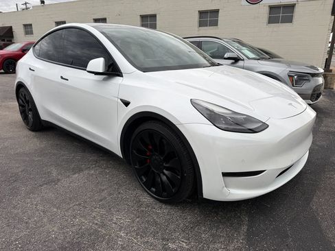 Used 2022 Tesla Model Y Performance AWD/4WD image 22