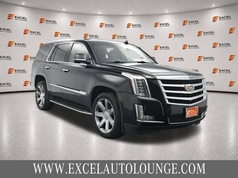 Used 2018 Cadillac Escalade Premium Luxury AWD/4WD image 7