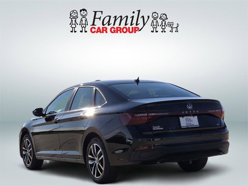 New 2026 Volkswagen Jetta SE image 3