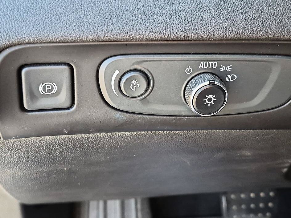 Certified 2019 Buick Enclave Avenir w/ Avenir Technology Package FWD image 21