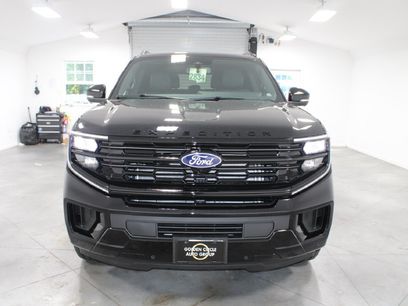 New 2027 Ford Expedition Max Platinum w/ Stealth Appearance Package