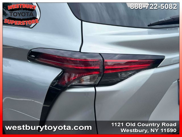 Used 2021 Toyota Sienna XLE FWD image 13