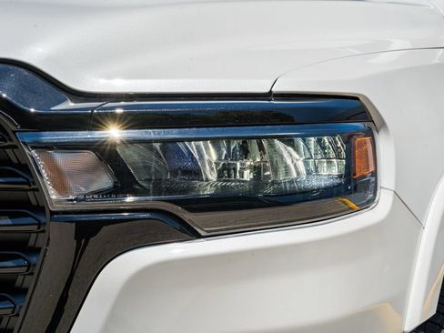 New 2026 RAM 1500 Laramie AWD/4WD image 13