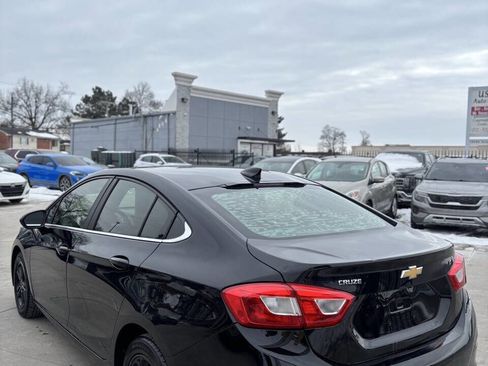 Used 2017 Chevrolet Cruze LT image 5